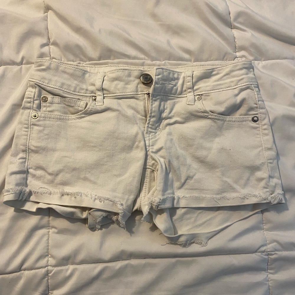 American Eagle stretch white shorts